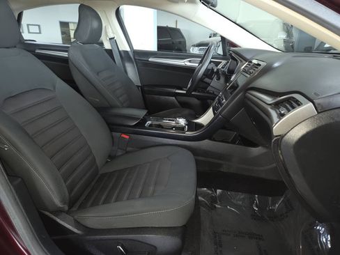 Used 2017 Ford Fusion SE w/ Fusion SE Technology Package FWD image 31