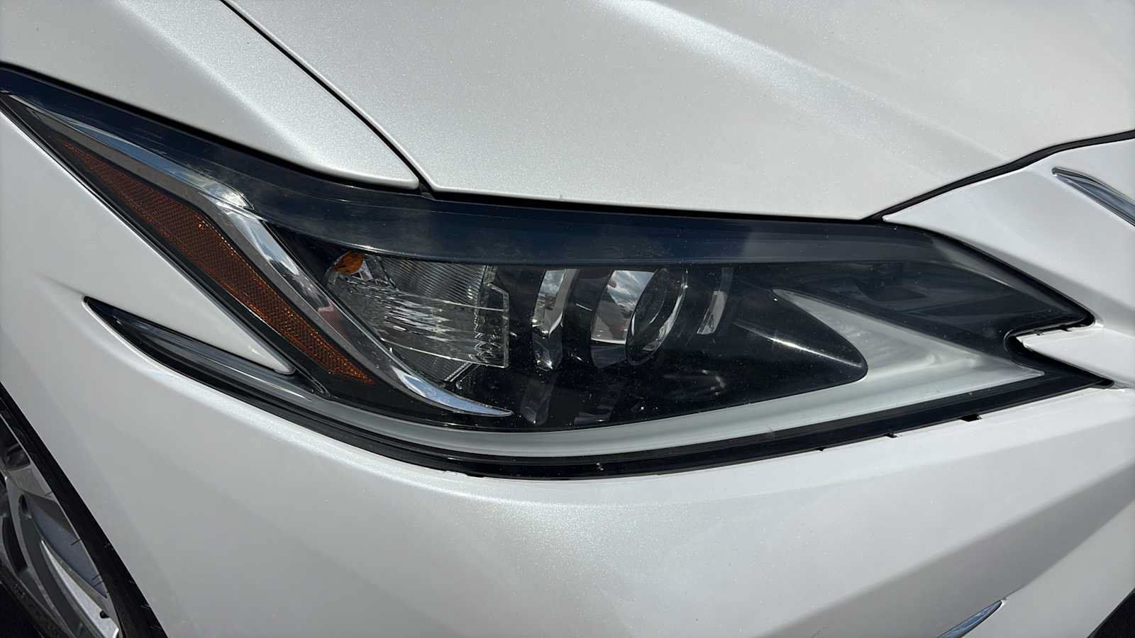 Used 2021 Lexus ES 350 w/ Accessory Package FWD image 9