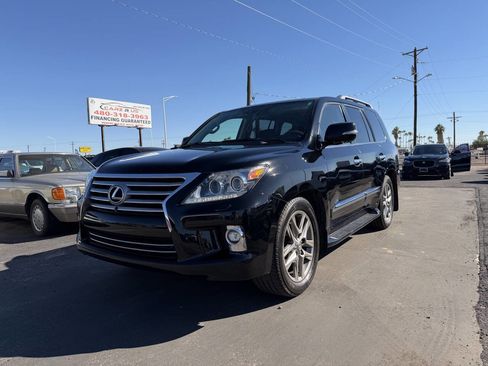 Used 2015 Lexus LX 570 4WD w/ Luxury Package image 3