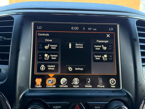 Used 2017 Jeep Grand Cherokee Overland image 39