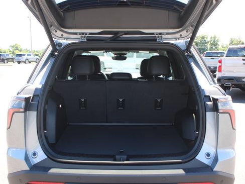 New 2026 Chevrolet Equinox RS w/ Convenience Package III FWD image 16
