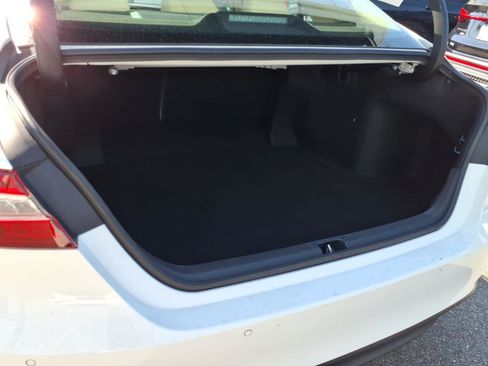 Used 2018 Toyota Camry XLE FWD image 15