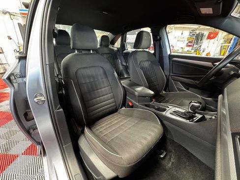 Used 2023 Volkswagen Jetta Sport image 9