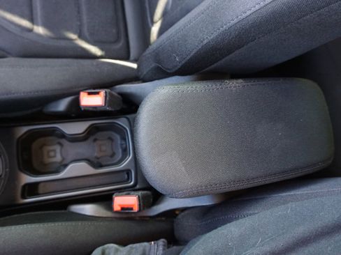 Used 2020 Jeep Renegade Latitude w/ Cold Weather Group image 18