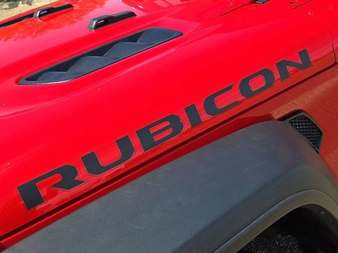 Used 2025 Jeep Wrangler Unlimited Rubicon image 11