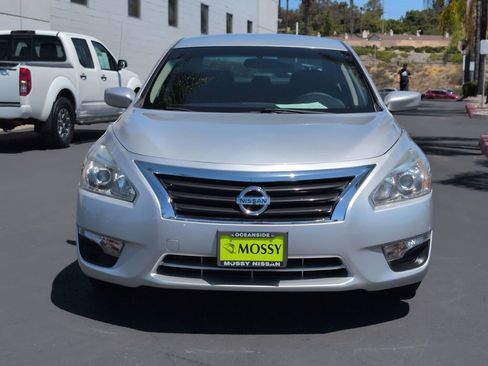 Used 2015 Nissan Altima 2.5 S w/ Power Driver Seat Package FWD image 4