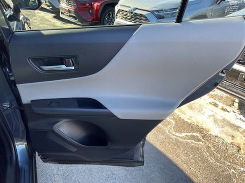 Certified 2021 Toyota Venza LE image 14