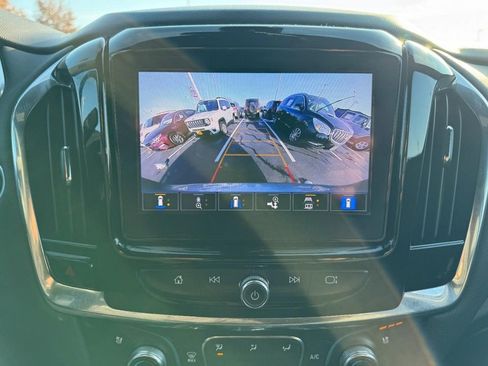 Used 2023 Chevrolet Traverse Premier image 25
