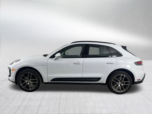 Used 2022 Porsche Macan w/ Premium Package Plus image 4