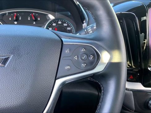 Used 2023 Chevrolet Traverse RS AWD/4WD image 19