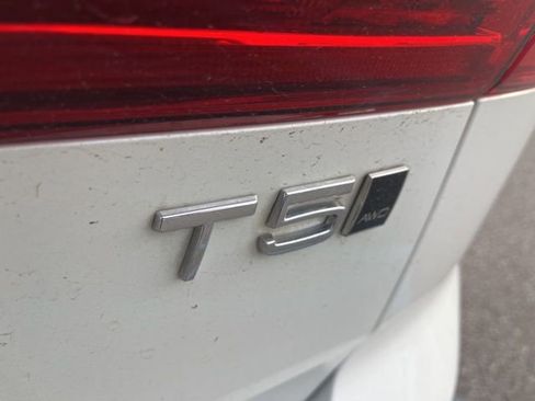 Used 2019 Volvo XC60 T5 Momentum w/ Multimedia Package image 25