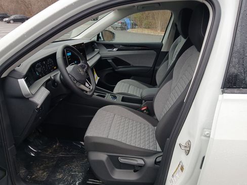 New 2026 Volkswagen Tiguan S image 9