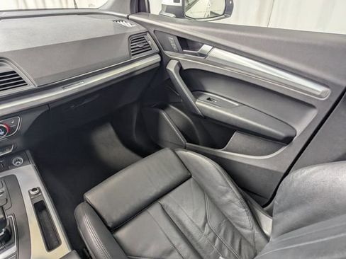Used 2020 Audi Q5 2.0T Premium w/ Titanium Sport Package image 8
