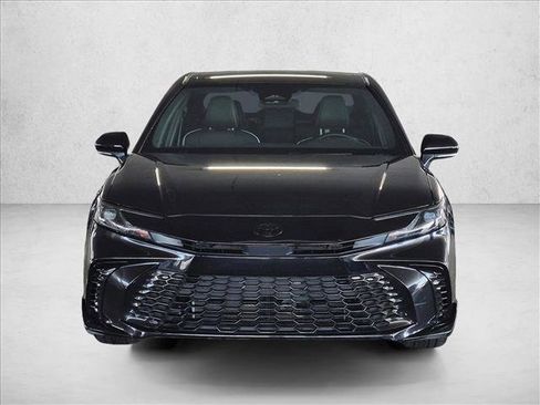 Used 2026 Toyota Camry Hybrid FWD image 2