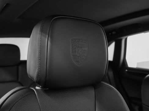 Certified 2026 Porsche Macan AWD/4WD image 26