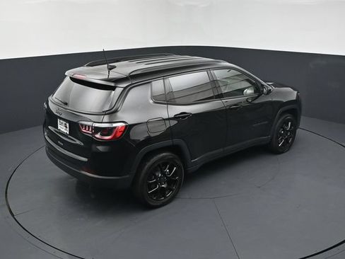 Used 2026 Jeep Compass Latitude AWD/4WD image 18