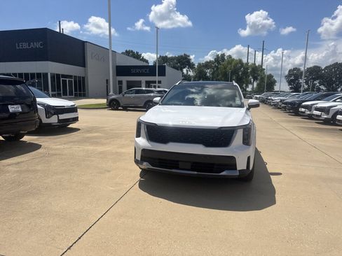Certified 2025 Kia Sorento S w/ Panoramic Sunroof Package FWD image 6