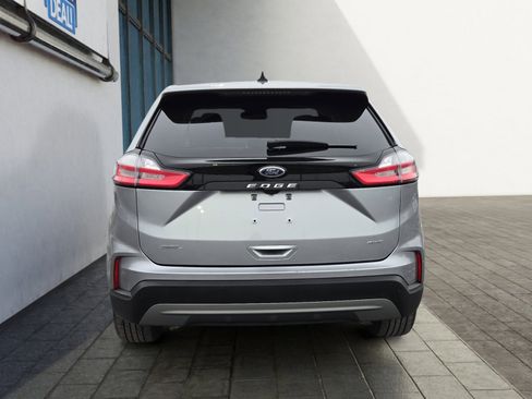 Certified 2022 Ford Edge SEL w/ Convenience Package image 4