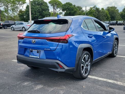 Used 2022 Lexus UX 200 w/ Accessory Package (Z2) FWD image 6