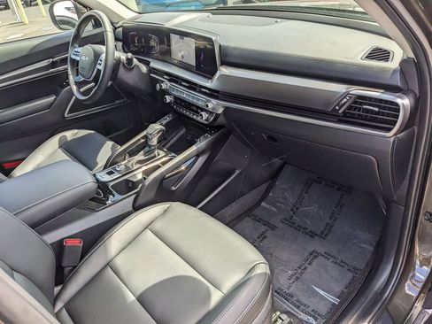Used 2025 Kia Telluride S image 14