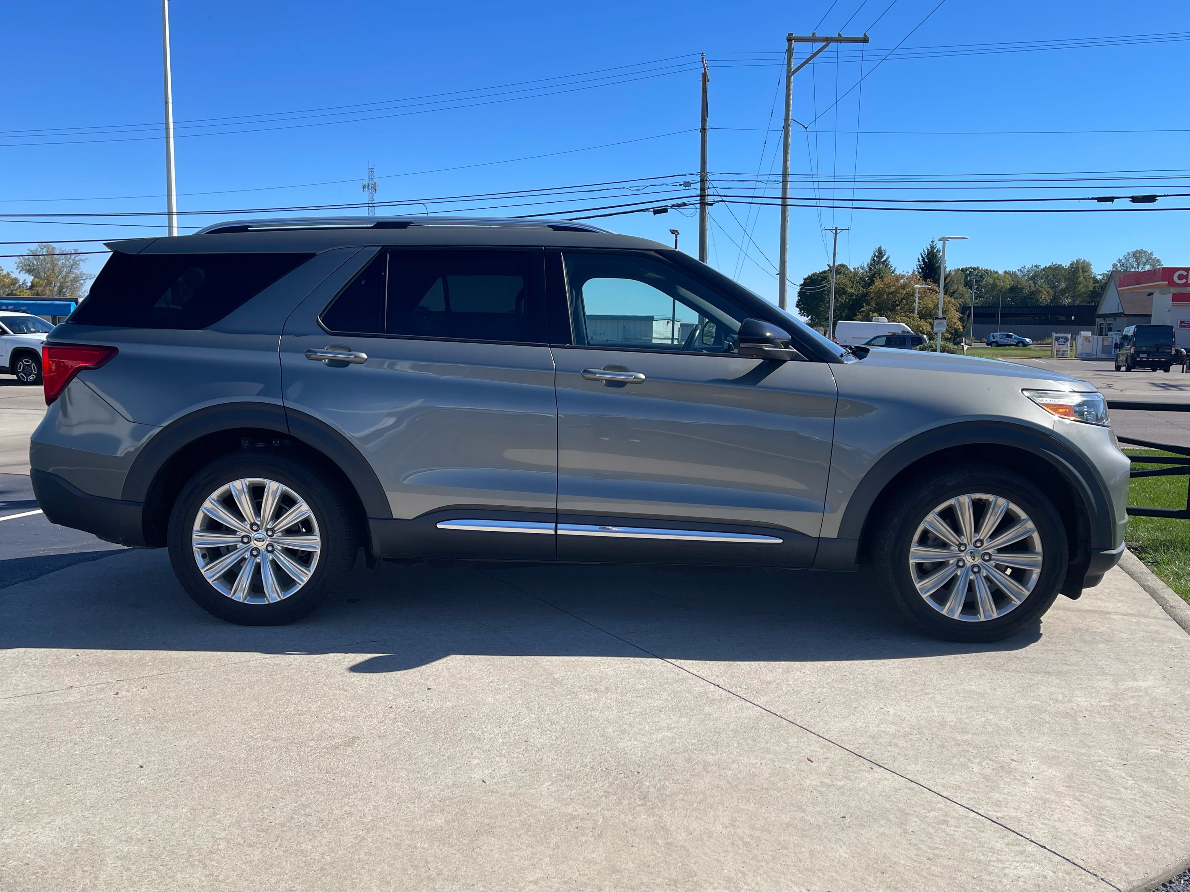 Used 2020 Ford Explorer Limited w/ Class III Trailer Tow Package AWD/4WD image 8