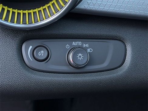 New 2026 Chevrolet Trax LT image 18