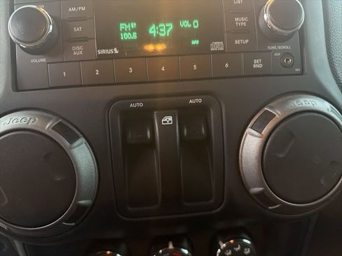 Used 2015 Jeep Wrangler Sport w/ Quick Order Package 24S image 18