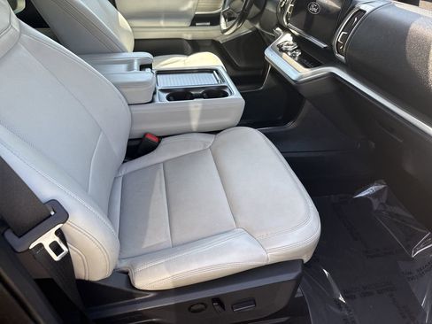 Used 2025 Ford Expedition Platinum w/ Driver's Package image 3