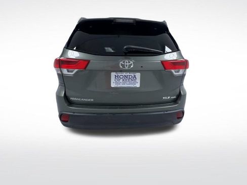 Used 2019 Toyota Highlander XLE AWD/4WD image 7