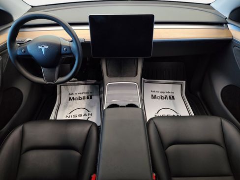 Used 2023 Tesla Model Y Long Range image 17