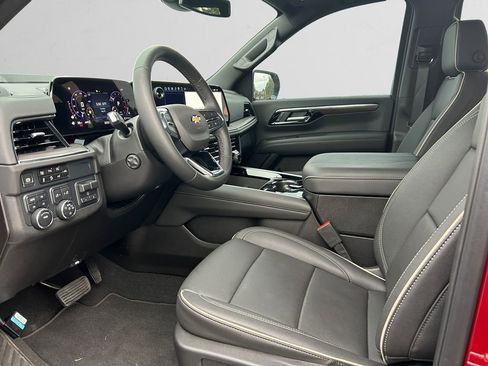 Used 2025 Chevrolet Suburban Premier w/ Sun And Tow Package AWD/4WD image 10