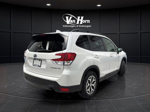Used 2022 Subaru Forester Premium AWD/4WD image 3