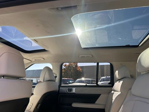 Certified 2025 Hyundai Santa Fe Calligraphy image 22