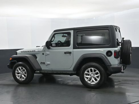 Used 2023 Jeep Wrangler Sport S image 3