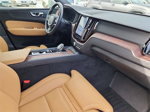 Used 2023 Volvo XC60 B5 Ultimate image 18