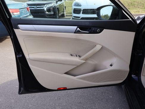 Used 2012 Volkswagen Passat 2.5 SE image 20