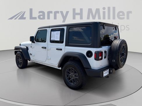 Used 2024 Jeep Wrangler Unlimited Sport AWD/4WD image 4