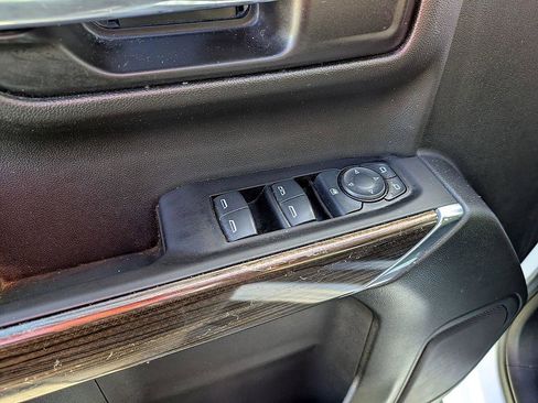 Used 2021 Chevrolet Silverado 1500 RST image 15