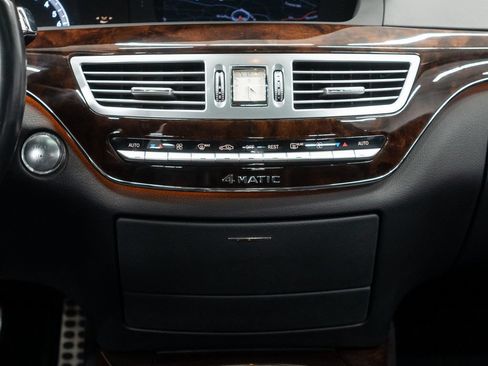 Used 2013 Mercedes-Benz S 550 4MATIC image 26