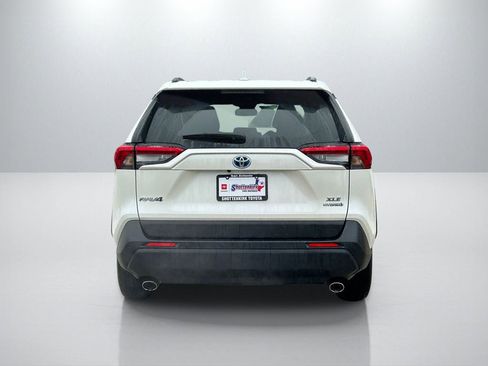 Used 2022 Toyota RAV4 XLE Premium image 6