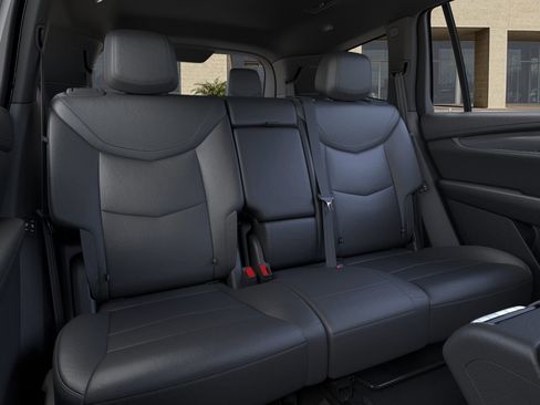 New 2025 Cadillac XT6 Luxury image 17