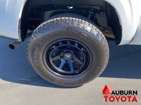 Used 2019 Toyota Tacoma SR w/ SR Convenience Package RWD image 11