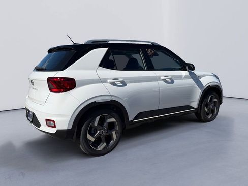 New 2026 Hyundai Venue SEL FWD image 3