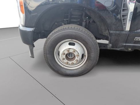 Used 2023 Ford F350 XL w/ XL Driver Assist Package AWD/4WD image 9