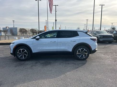 New 2026 Chevrolet Equinox EV LT image 6