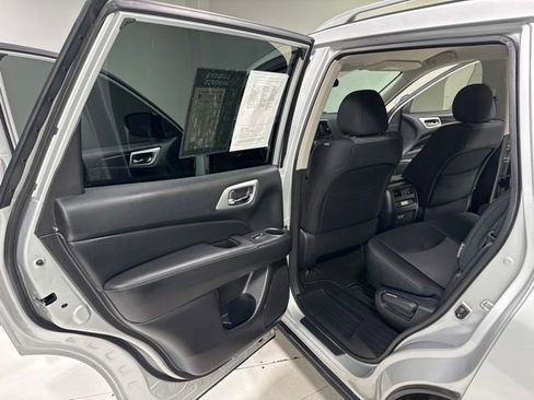 Used 2020 Nissan Pathfinder S AWD/4WD image 21
