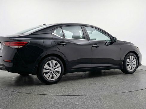 Used 2025 Nissan Sentra S FWD image 9