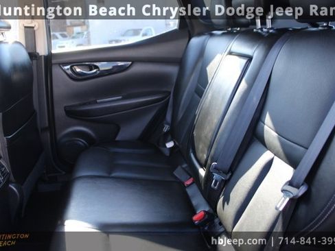 Used 2019 Nissan Rogue Sport SL w/ Premium Package image 33