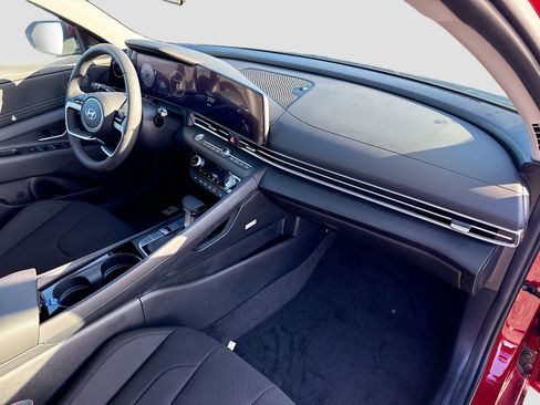New 2025 Hyundai Elantra SEL image 22