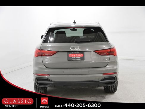 Used 2025 Audi Q3 2.0T Premium image 18